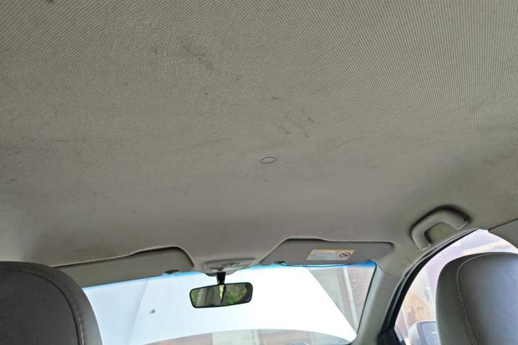 Used Baojun 630 2011 1.5L manual standard version Headliner