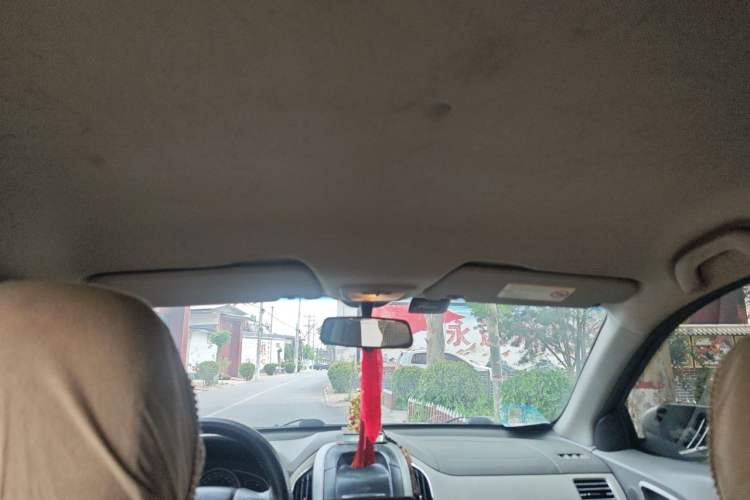 Used Baojun 630 2011 1.5L manual Comfort trim level Headliner