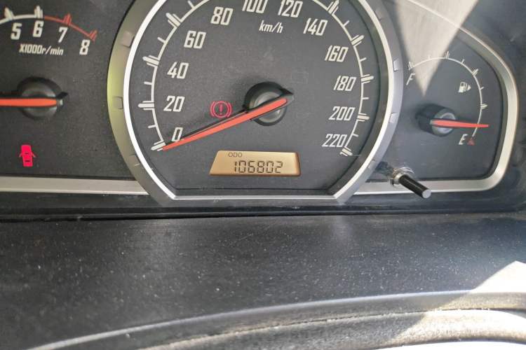 Used Baojun 630 2011 1.5L manual standard version Odometer Close Up