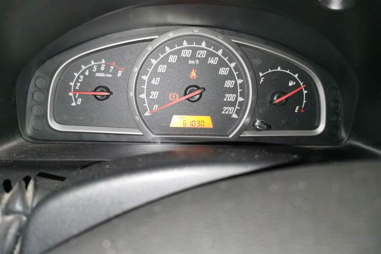 Used Baojun 630 2011 1.5L manual Comfort trim level Odometer Close Up