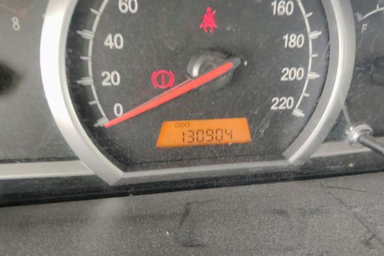 Used Baojun 630 2011 1.5L manual Comfort trim level Odometer Close Up