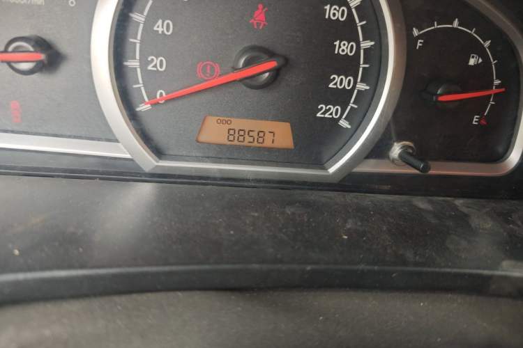 Used Baojun 630 2011 1.5L manual Comfort trim level Odometer Close Up
