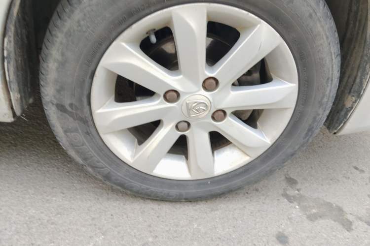 Used Baojun 630 2011 1.5L manual Comfort trim level Right Front Wheel Hub