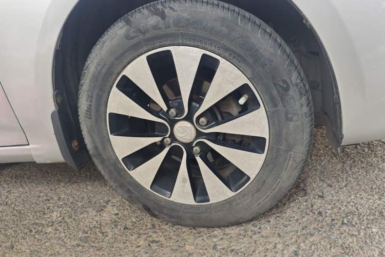 Used Baojun 630 2011 1.5L manual Comfort trim level Right Front Wheel Hub