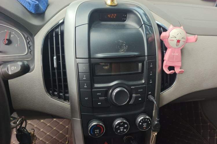 Used Baojun 630 2011 1.5L manual standard version Audio And AC Panel