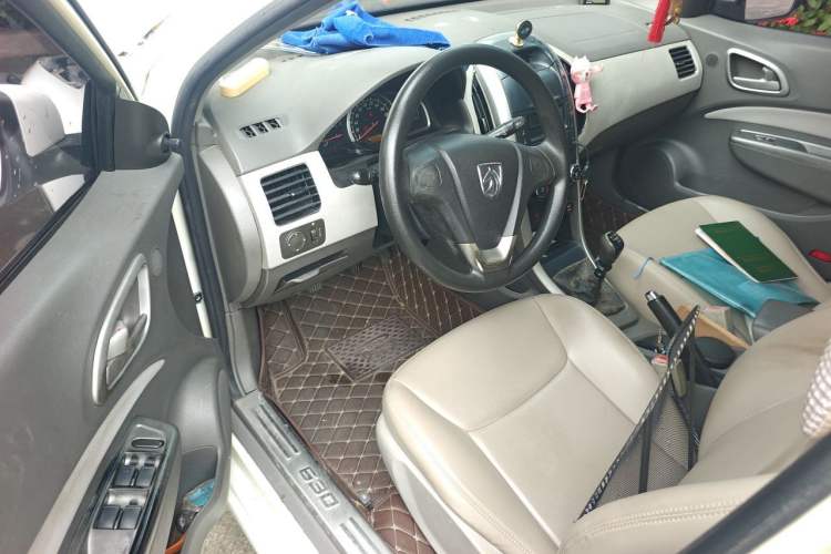 Used Baojun 630 2011 1.5L manual standard version Driver Seat