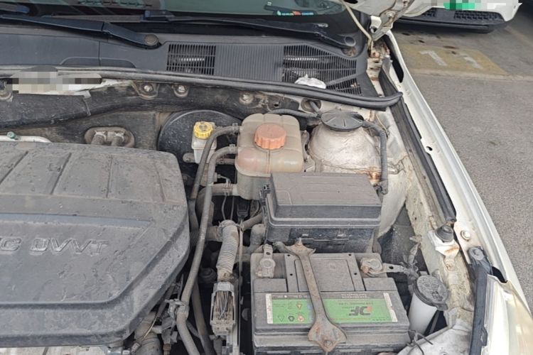Used Baojun 630 2011 1.5L manual Comfort trim level Engine Bay Left