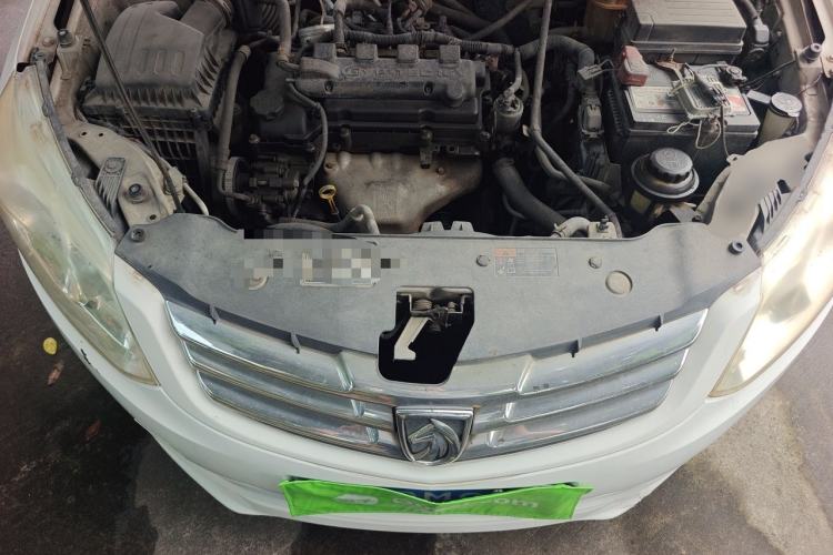 Used Baojun 630 2011 1.5L manual standard version Engine Bay