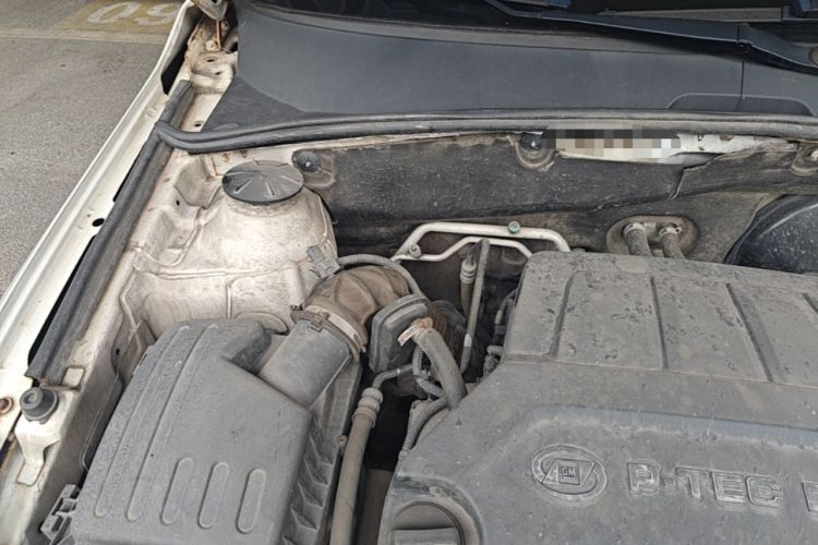 Used Baojun 630 2011 1.5L manual Comfort trim level Engine Bay Right