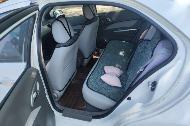 Used Baojun 630 2011 1.5L manual Comfort trim level Left Rear Seat