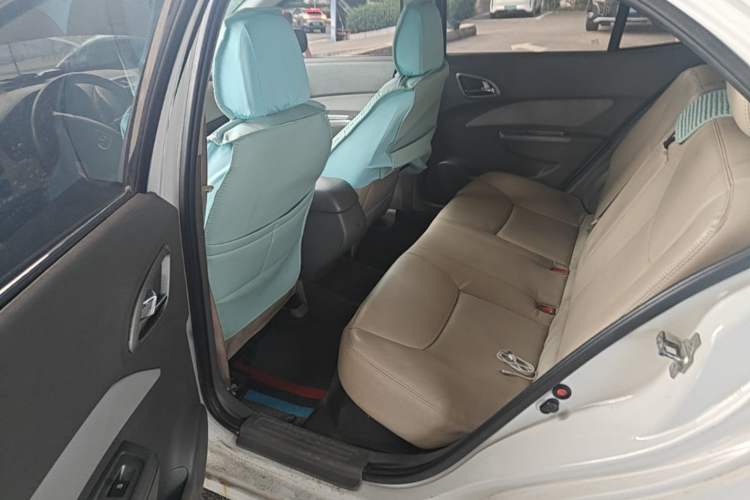 Used Baojun 630 2011 1.5L manual Comfort trim level Left Rear Seat