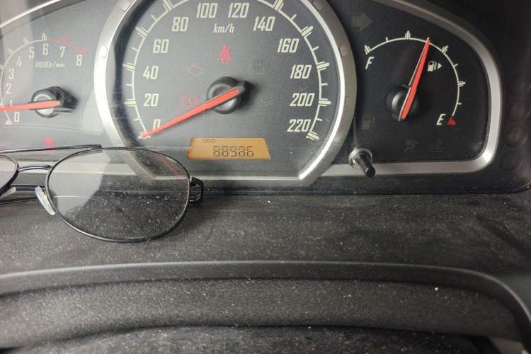 Used Baojun 630 2011 1.5L manual standard version Odometer Close Up