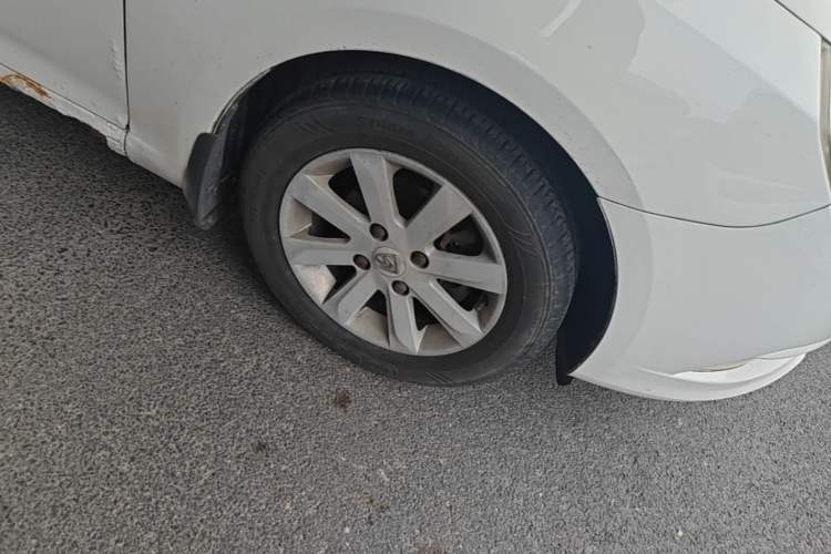 Used Baojun 630 2011 1.5L manual Comfort trim level Right Front Wheel Hub