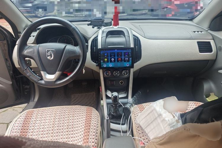 Used Baojun 630 2012 1.5L DVVT Manual Standard Model Center Console