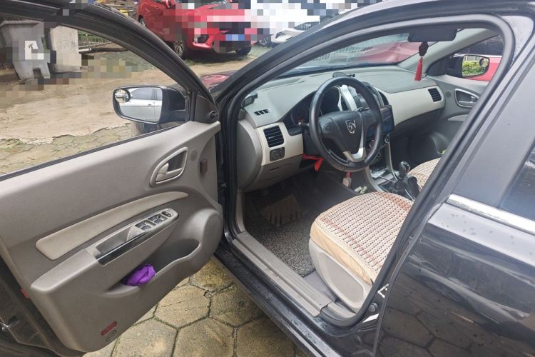 Used Baojun 630 2012 1.5L DVVT Manual Standard Model Driver Seat