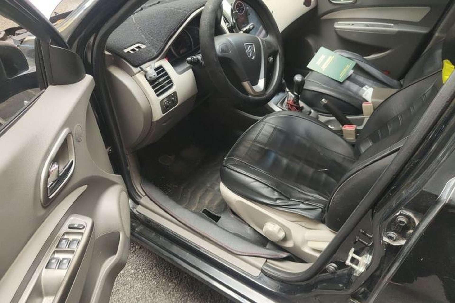 Used Baojun 630 2012 1.5L DVVT Manual Standard Model Driver Seat
