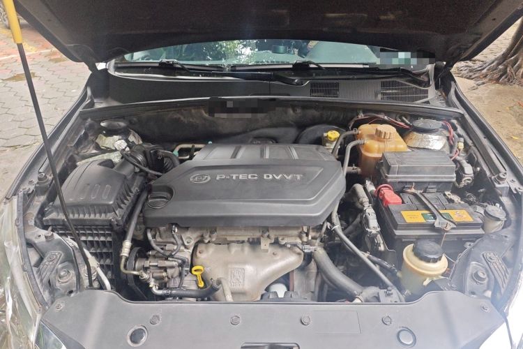 Used Baojun 630 2012 1.5L DVVT Manual Standard Model Engine Bay