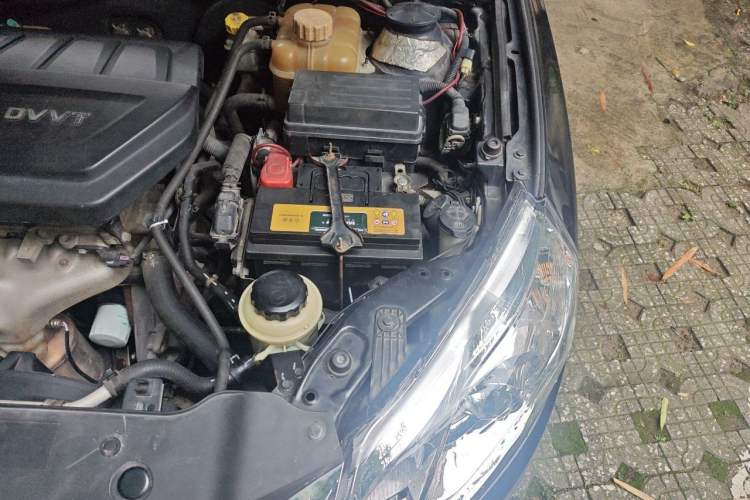 Used Baojun 630 2012 1.5L DVVT Manual Standard Model Engine Bay Left