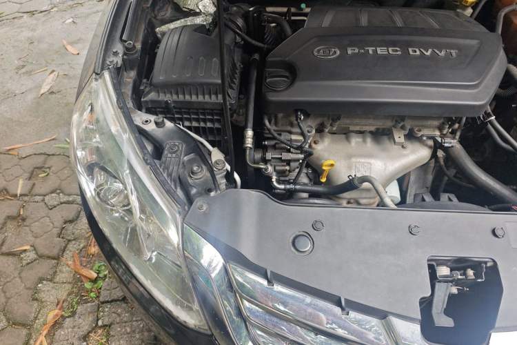 Used Baojun 630 2012 1.5L DVVT Manual Standard Model Engine Bay Right