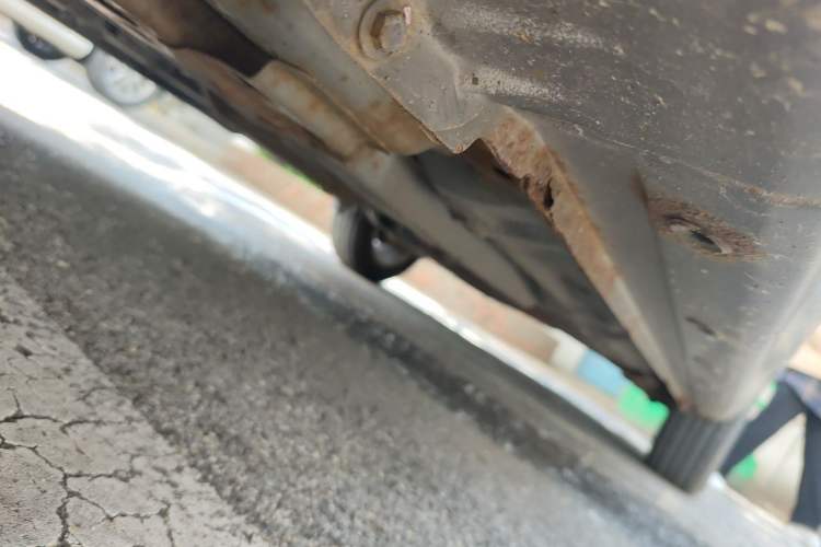 Used Baojun 630 2012 1.8L manual Comfort trim level Chassis Front Left