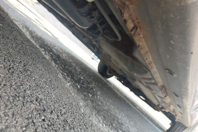 Used Baojun 630 2012 1.8L manual Comfort trim level Chassis Rear Right