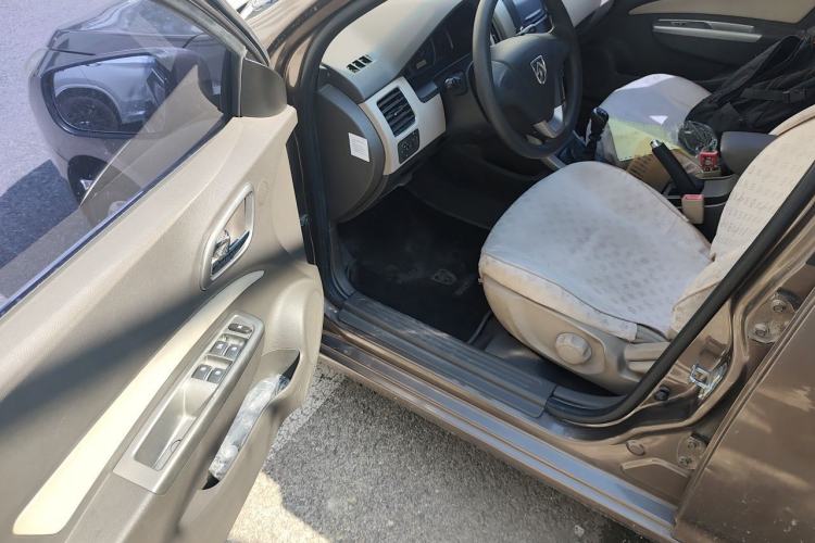 Used Baojun 630 2012 1.8L manual Comfort trim level Driver Seat