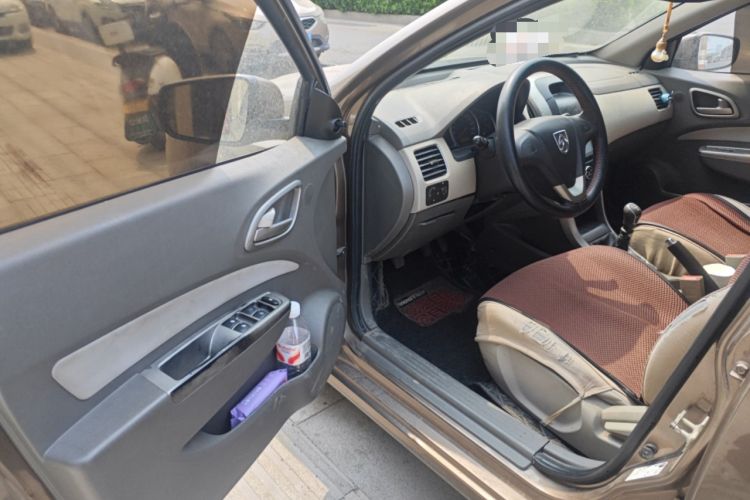 Used Baojun 630 2012 1.5L DVVT manual comfort version Driver Seat