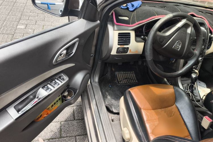 Used Baojun 630 2012 1.8L manual Comfort trim level Driver Seat