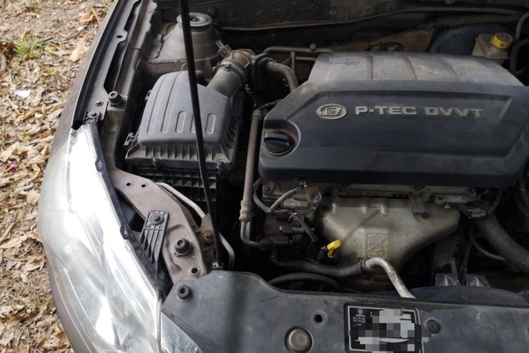 Used Baojun 630 2012 1.5L DVVT manual comfort version Engine Bay Right