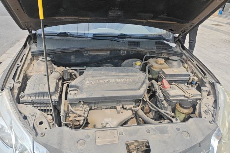 Used Baojun 630 2012 1.5L DVVT manual comfort version Engine Bay