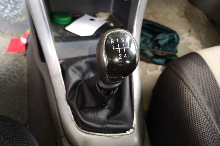Used Baojun 630 2012 1.5L DVVT manual comfort version Gear Lever