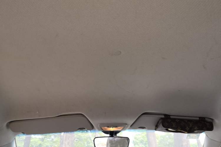Used Baojun 630 2012 1.5L DVVT manual comfort version Headliner