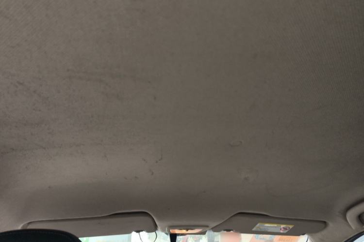 Used Baojun 630 2012 1.8L manual Comfort trim level Headliner