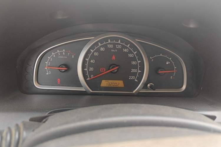 Used Baojun 630 2012 1.5L DVVT manual comfort version Instrument Cluster