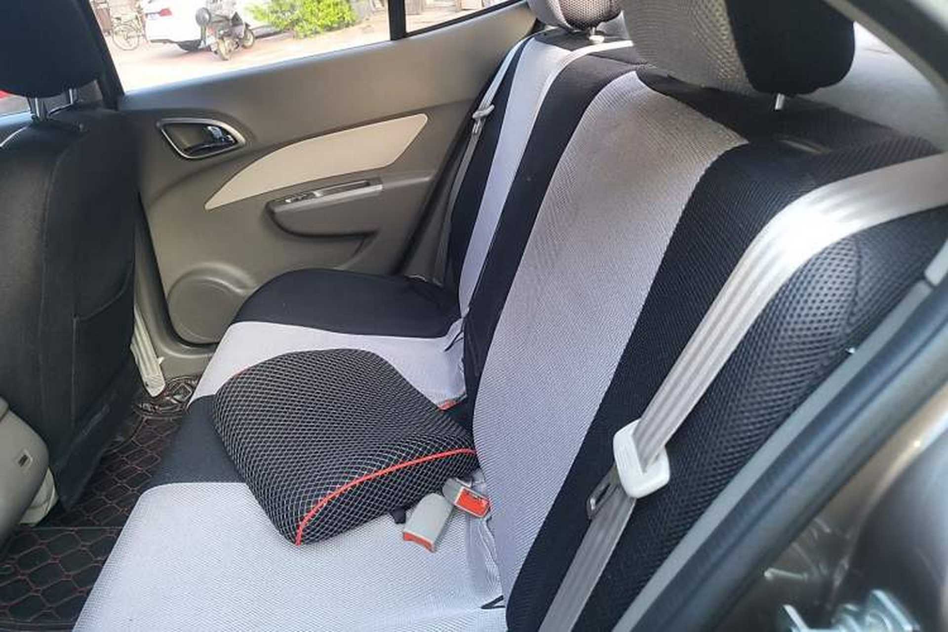 Used Baojun 630 2012 1.5L DVVT manual comfort version Left Rear Seat