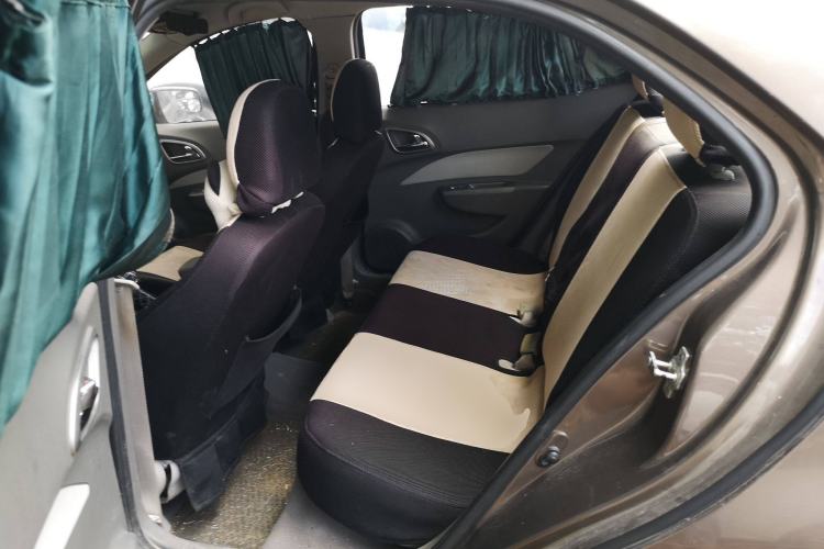 Used Baojun 630 2012 1.5L DVVT manual comfort version Left Rear Seat