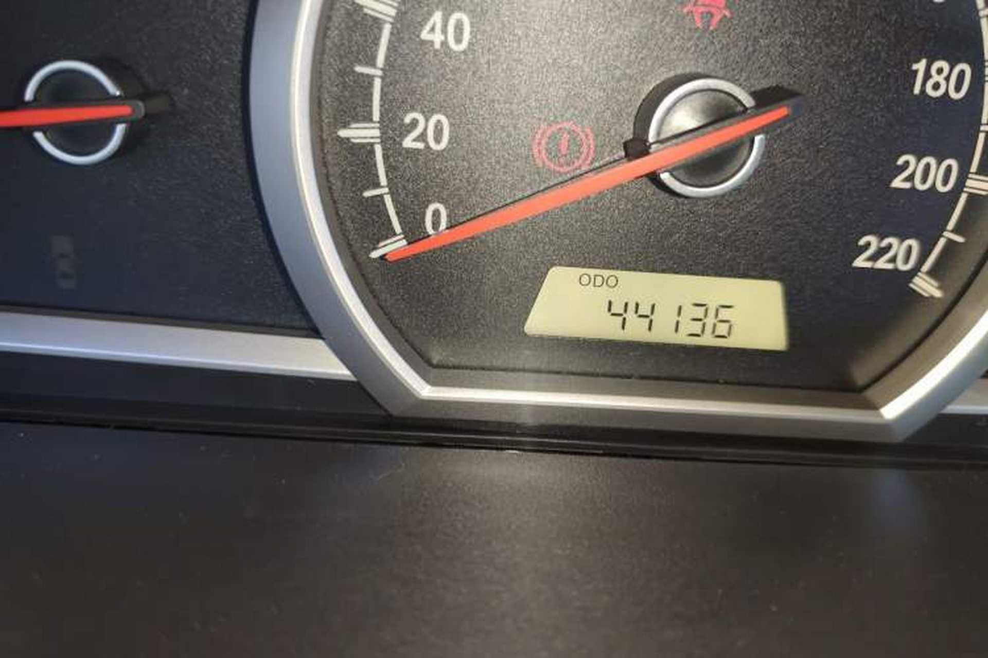 Used Baojun 630 2012 1.8L manual Comfort trim level Odometer Close Up