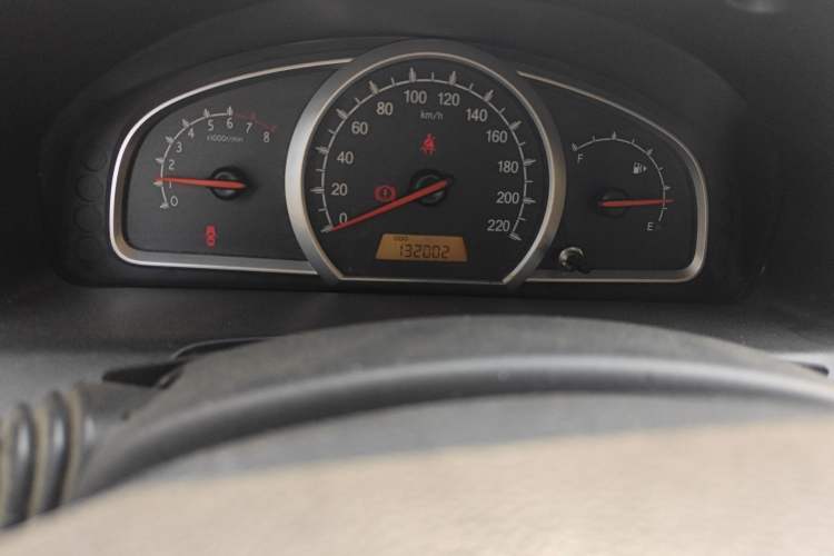 Used Baojun 630 2012 1.5L DVVT manual comfort version Odometer Close Up