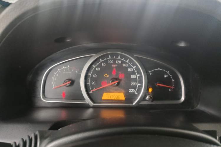 Used Baojun 630 2012 1.5L DVVT manual comfort version Odometer Close Up