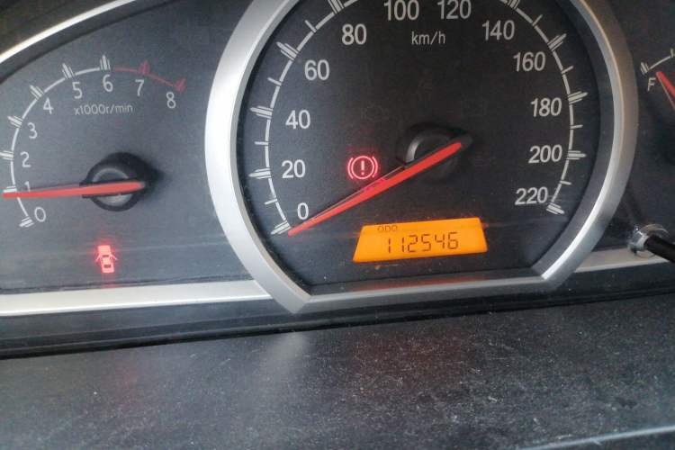 Used Baojun 630 2012 1.5L DVVT manual comfort version Odometer Close Up
