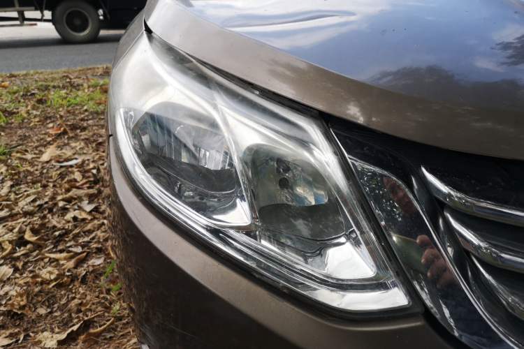 Used Baojun 630 2012 1.5L DVVT manual comfort version Right Front Headlight