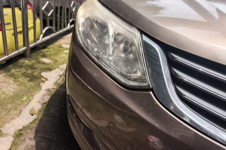 Used Baojun 630 2012 1.8L manual Comfort trim level Right Front Headlight