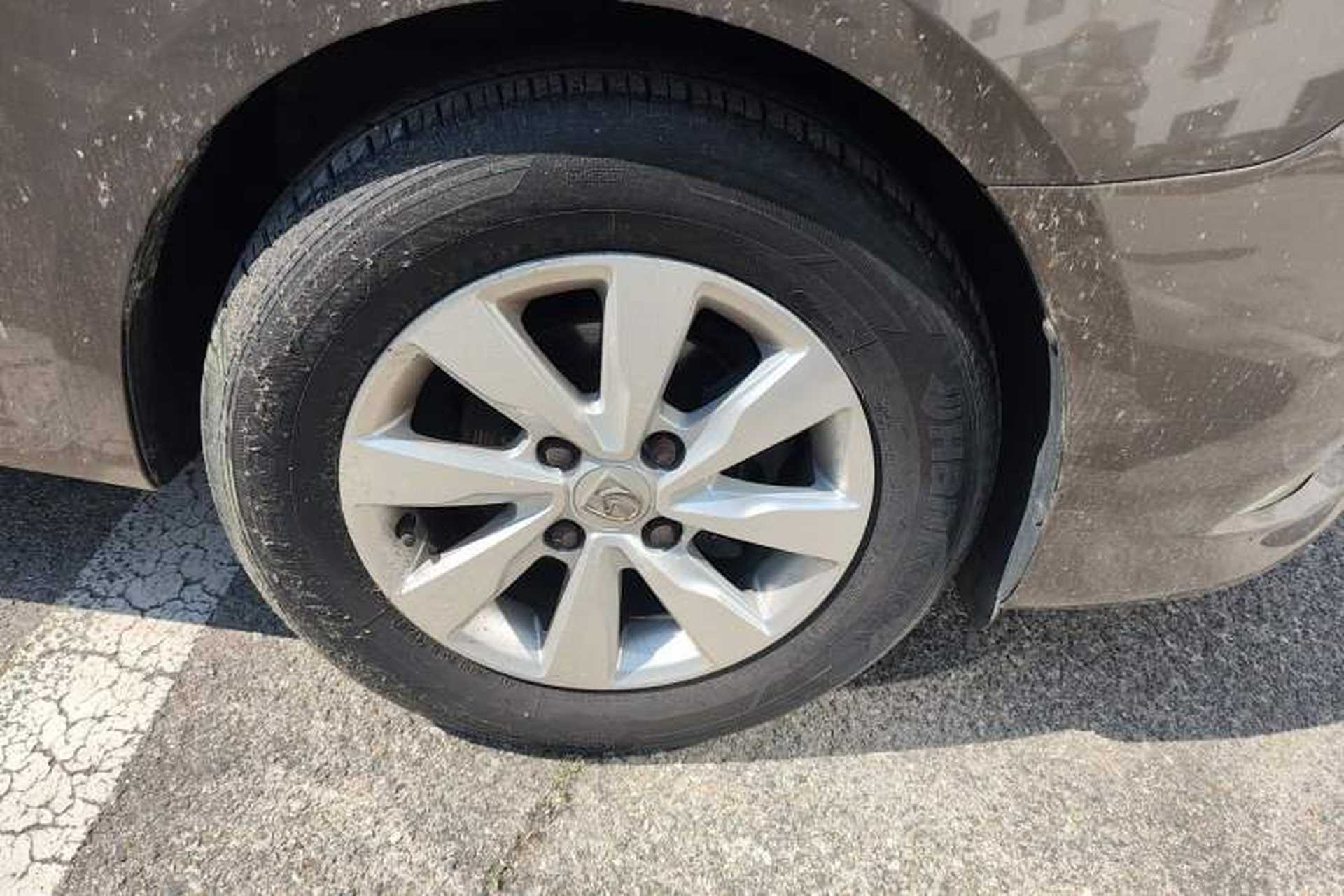 Used Baojun 630 2012 1.8L manual Comfort trim level Right Front Wheel Hub