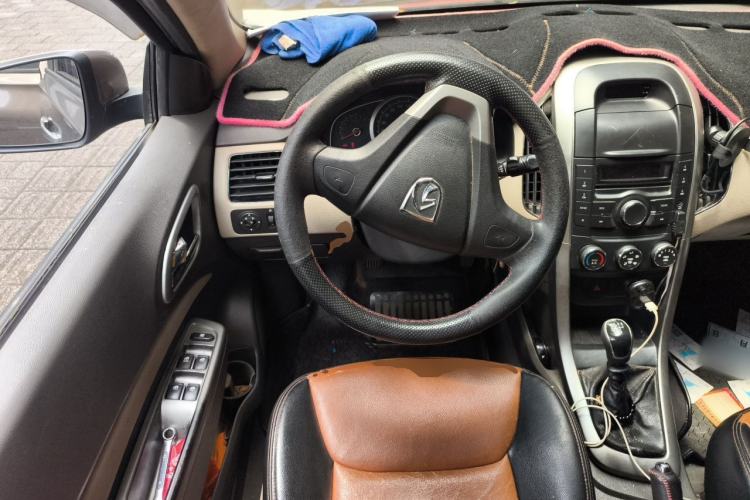 Used Baojun 630 2012 1.8L manual Comfort trim level Steering Wheel