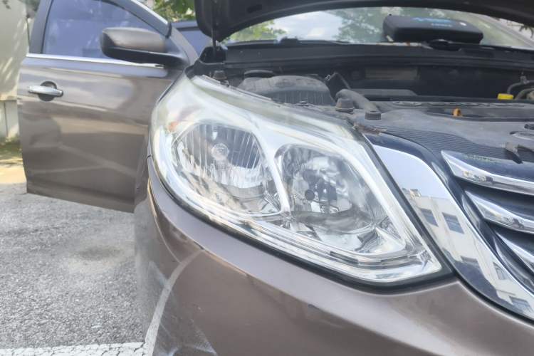 Used Baojun 630 2012 1.8L manual Comfort trim level Right Front Headlight