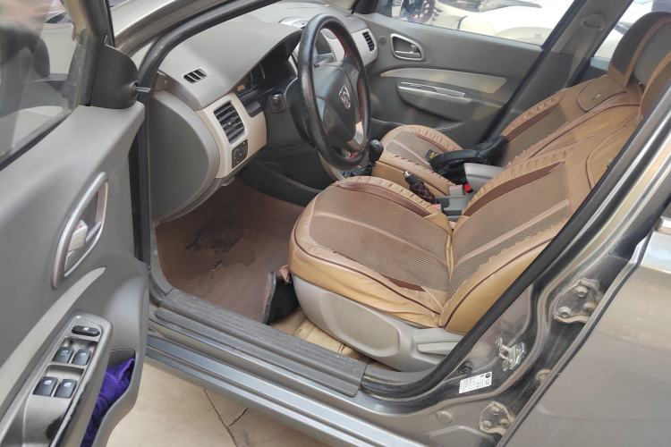 Used Baojun 630 2012 1.5L DVVT manual comfort version Driver Seat