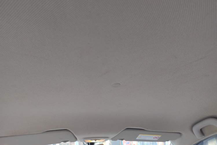 Used Baojun 630 2012 1.5L DVVT manual comfort version Headliner