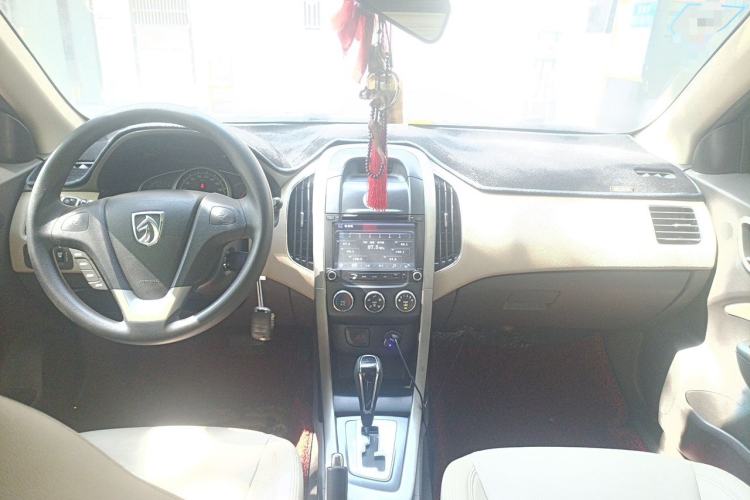 Used Baojun 630 2012 1.5L DVVT Automatic Elite Model Center Console