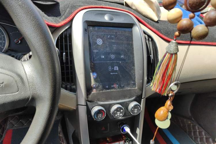 Used Baojun 630 2012 1.8L automatic comfort version Audio And AC Panel