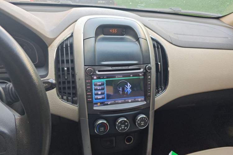 Used Baojun 630 2012 1.5L DVVT Automatic Elite Model Audio And AC Panel